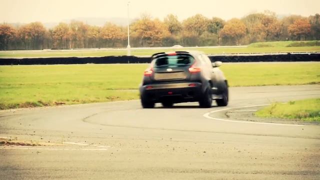 Nissan Juke-R Track Testing смотреть онлайн
