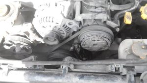 Надеваем ремни на Subaru Forester 1