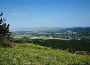 Поход на Агармыш. Вид Старого Крыма с высоты.