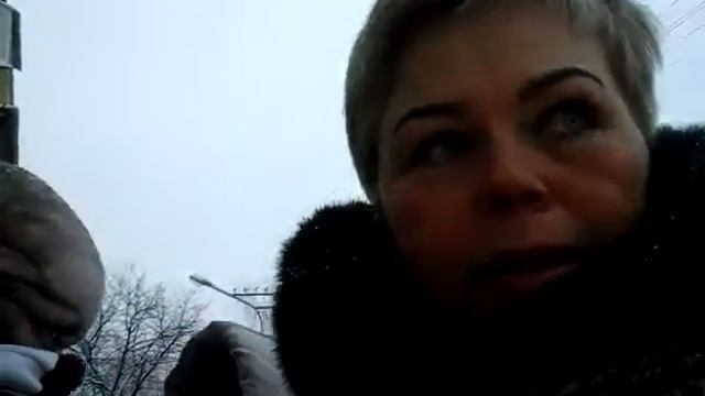 Вкладчики собрались возле Татфондбанка в Чебоксарах смотреть онлайн