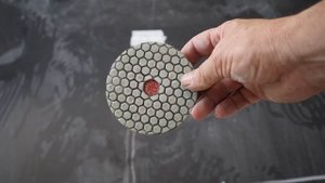 Резка и укладка крупноформатной плитки 3,20 на 1,60.