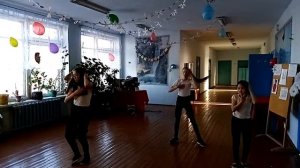 Танец под песню "Мама, я танцую" /День Матери