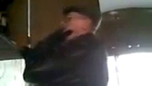 Дед полез в электрощит с искрами, видео 18