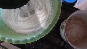 Вкусный и очень легкий белково заварной крем пошагово.