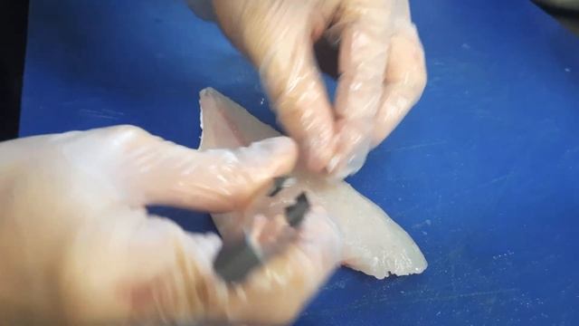 Правильная разделка рыбы. Жареная дорадо. Вкусно капец.