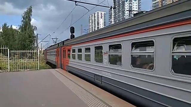 ЭД4М-0371 отправляется со ст. Девяткино на Сосново смотреть онлайн