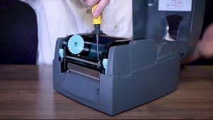 Замена термоголовки на принтере этикеток Godex G500, пошаговая видеоинструкция.mp4