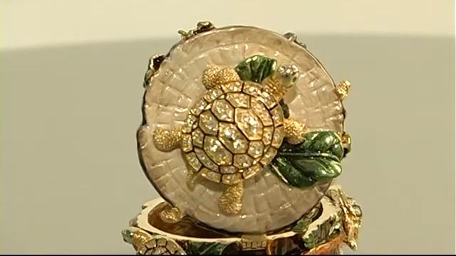Faberge Style Tree trunk box with turtles trinket box by Keren Kopal pop art Decoration смотреть онлайн