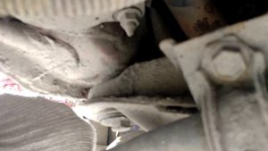 Неисправность сайлентблоков подрамника AUDI 80 B4 2.0 ABT