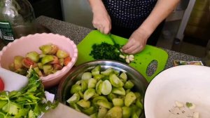 Зелёные помидоры, квашеные в собственном соку.