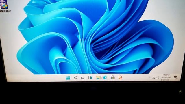 Windows 11 runs on older computer and reads floppy and zip disks смотреть онлайн