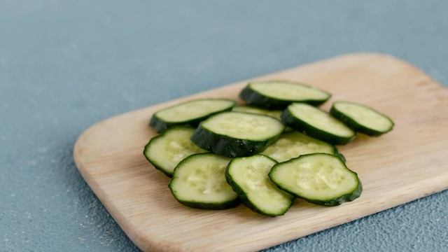 Лимонад из огурца и базилика