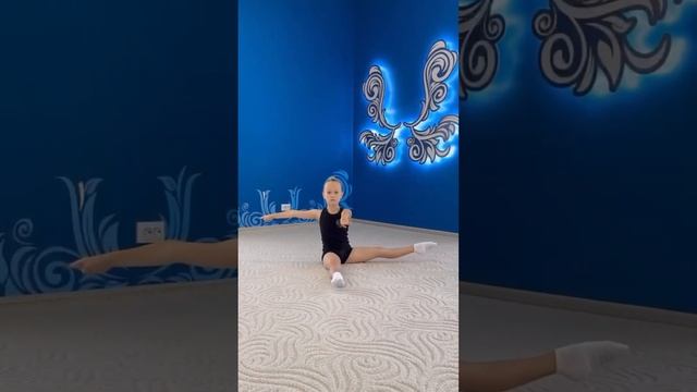 Продолжаем делиться с вам супер эффективными упражнениям на силу мышц ног в партере ? смотреть онлайн