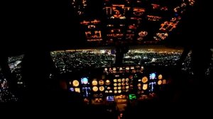 Посадка самолёта в аэропорт дубай//Cockpit View Emirates Night Landing in Dubai Airport