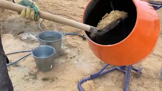 Бетономешалка 180 литров МиК-Профессионал в работе! смотреть онлайн