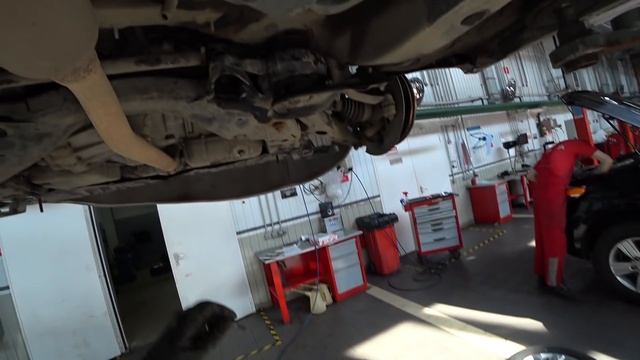 Camry 50. Замена передних втулок стабилизатора.