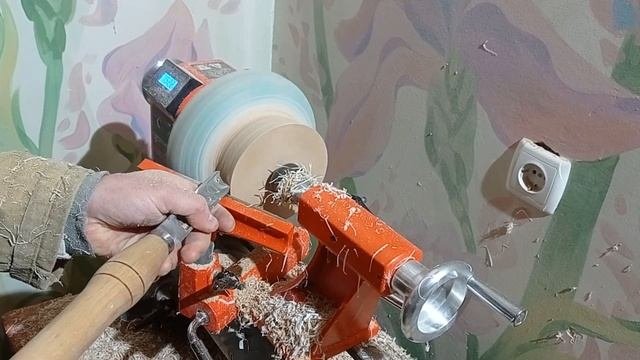 Чаша-тарелка из ясеня и эпоксидной смолы. #эпоксиднаясмола #ручная работа #токарнаяобработка #столя