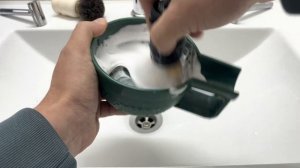 Lea shaving cream. Крем для бритья Lea