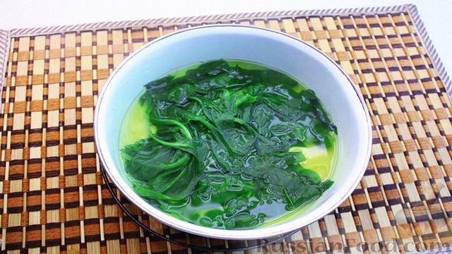 Зелёная окрошка со шпинатом, на кефире