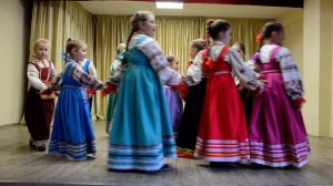 ОФА "Варенька" (3 класс) - хороводная песня Нехаевского района Волгоградской области  "Разливы"