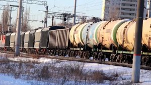 ГРУЗОВОЙ ПОЕЗД СЛЕДУЕТ ПО станции ОТРОЖКА