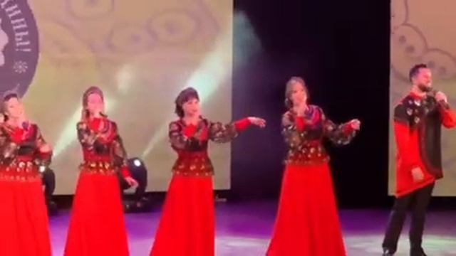 «Россия» Народный ансамбль песни «Братья Славяне» смотреть онлайн