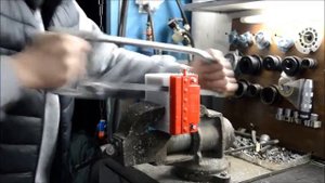 Разрезаем мото аккумуляторы Электроисток и Racing