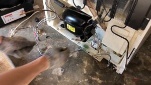 Miele встроенный не охлаждает . Что с ним ?