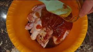 Как вкусно приготовить куриные крылышки в духовке. Самый правильный рецепт