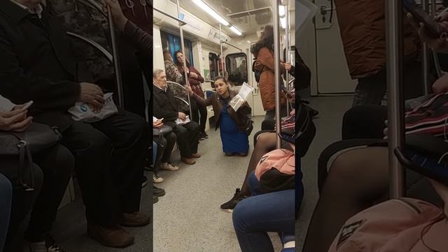 Случай в метро! Кто не поверил ставьте лайк, кто поверил ставьте дизлайк смотреть онлайн