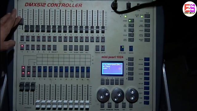mini Pearl 1024 dmx controller training (wipe/patch) hindi//dmx 512 full training (in Hindi) Part 0 смотреть онлайн