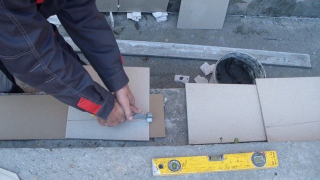 Режем ПЛИТКУ без ШУМА и ПЫЛИ . КЕРАМОГРАНИТ . смотреть онлайн