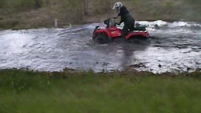 Can-am Outlander 400 mudding смотреть онлайн