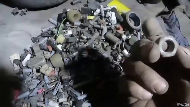 Как выкрутить сломанный болт с подрамника.
