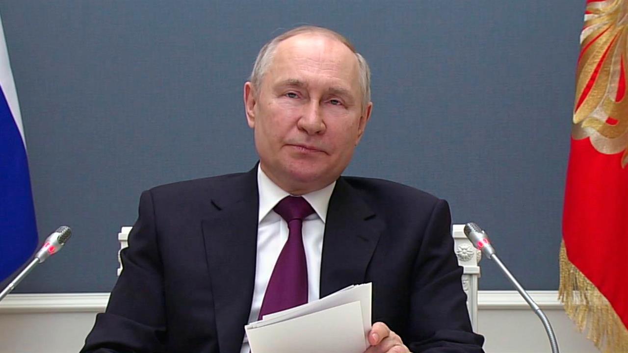 В. Путин принял участие в церемонии подписания соглашения о строительстве ж/д на участке Решт-Астара