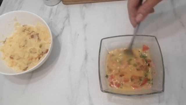Картофельные корзиночки с сыром, беконом и яйцом!