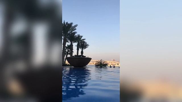 Атлантис бассейны, пляж и ночная прогулка смотреть онлайн