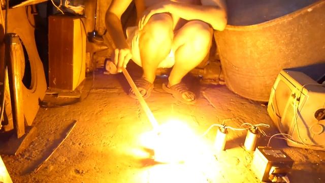 Resonant MOT arcs. (Microwave Oven Transformer) (МОТ в резонансе.) смотреть онлайн