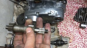 ПОДГОТОВКА ДЕДОВСКОГО МОТОРА  КАПСУЛЫ ВРЕМЕНИ V 50 M (DELTA СССР) К СБОРКЕ!!!