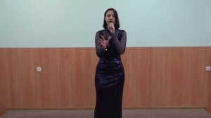 "Не вставай на колени..."  Поёт солистка ансамбля "Менестрели" - Юлия Бурачёнок Маевская).