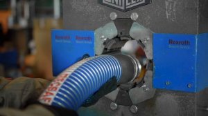 Опрессовка композитных шлангов TECSAFLEX на производстве