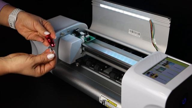 Смена ножа на режущем плоттере LuxCase PRO. Как заменить нож плоттера для гидрогелевой пленки. смотреть онлайн