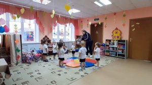Подвижная игра Вышла курочка гулять Захарова Н И