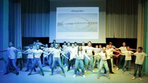 танец Despacito