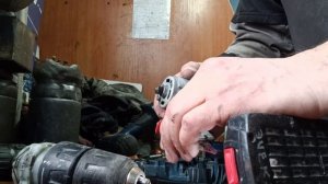 Bosch GSR 180 LI | Шуруповерт загудел| Профилактика| Замена щёток