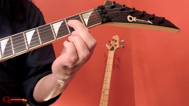 How to fret clean notes to avoid buzzing on chords and scales! Beginner lesson. смотреть онлайн