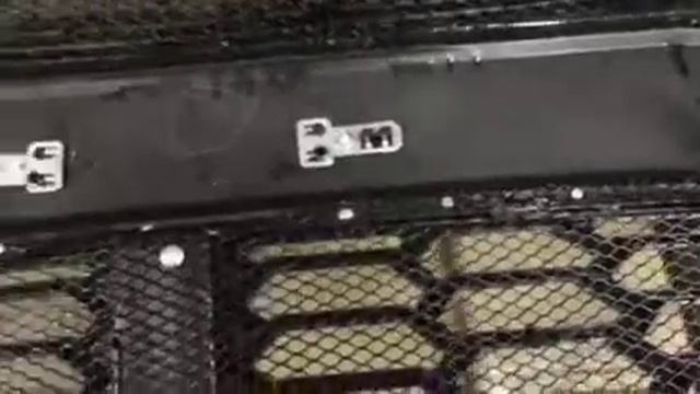 Subaru XV защитная сетка в передний бампер. Тюнинг и защита радиатора от пробоя смотреть онлайн