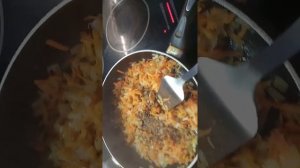 Готовим из замороженных полуфабрикатов, очень просто, а главное вкусно. Ленивые пельмени