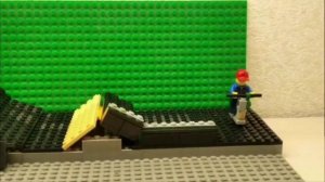 Лего мультфильм - трюки на самокате #2. В скейт парке.