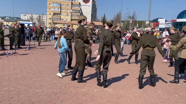 Пой, играй гармошка